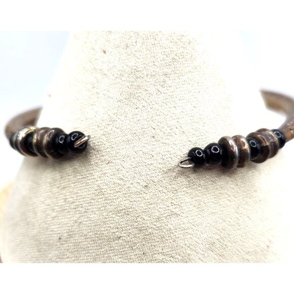 Glass Center Stone On Bangle Bracelet - Leopard Print - Picture 4 of 4